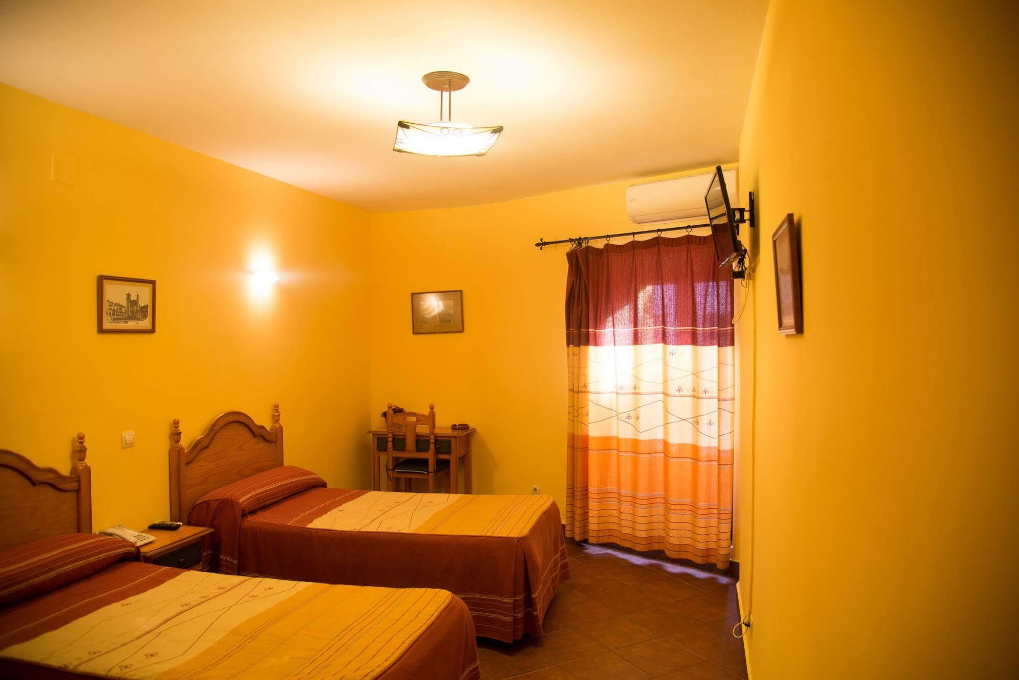 Hostal Hueso ตรูคีโย ภายนอก รูปภาพ